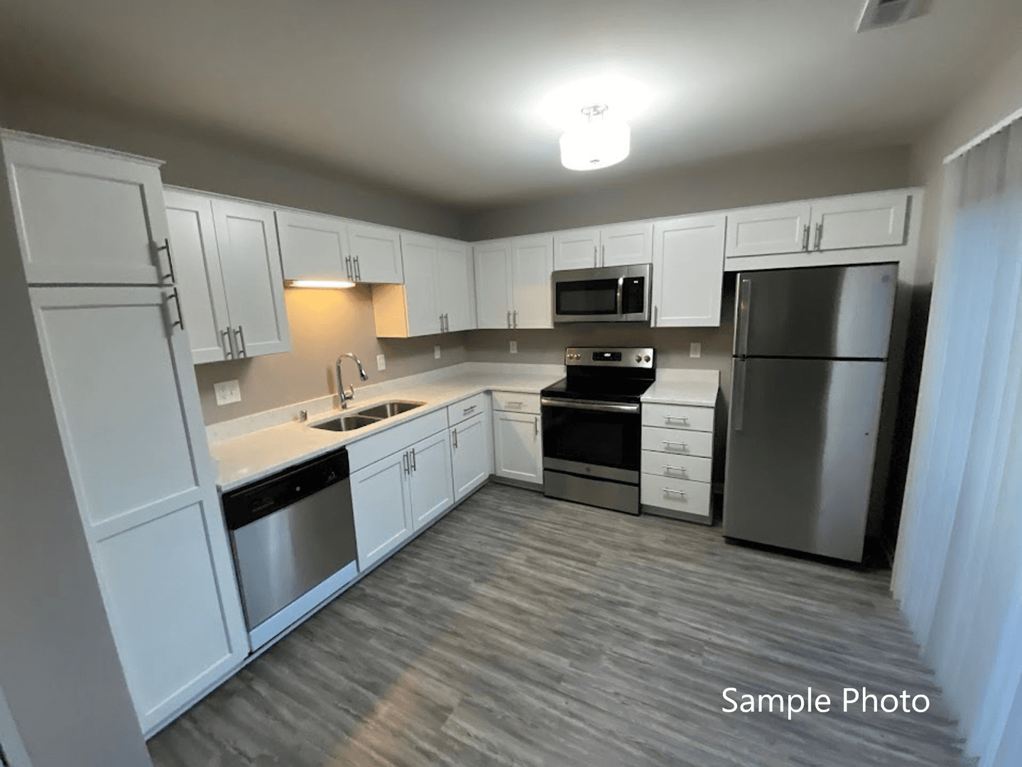 Lake Geneva Apartment: 1157 S. Wells St