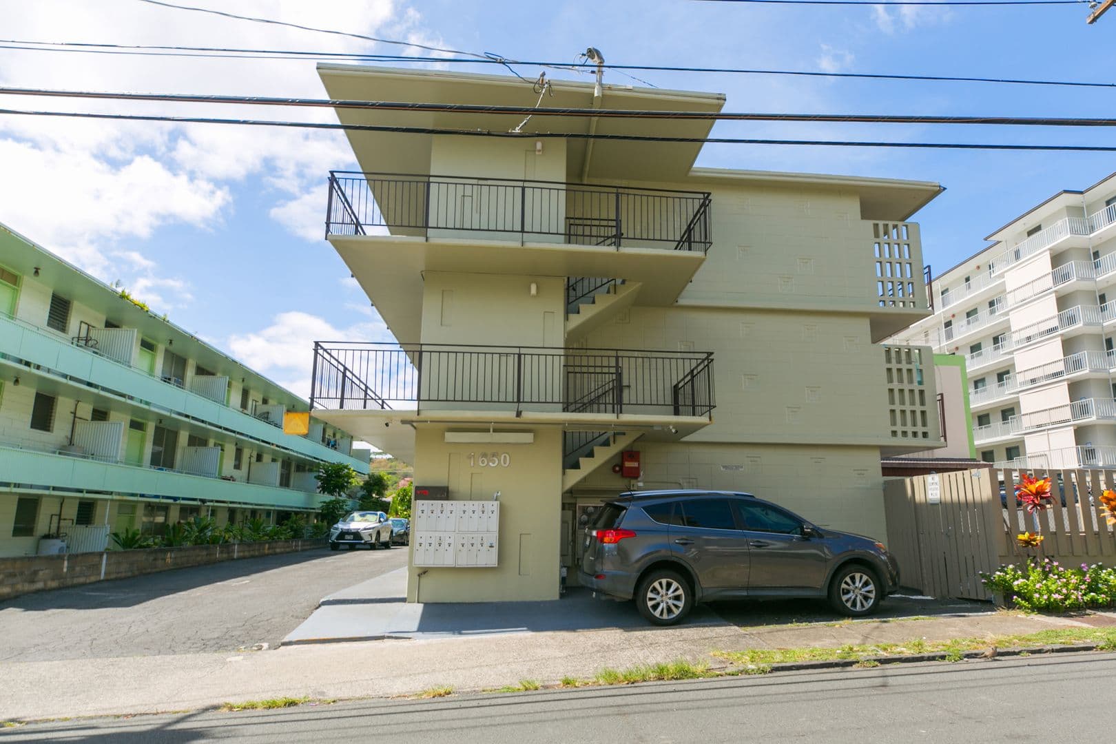 Honolulu Apartment: 1650 Liholiho St.