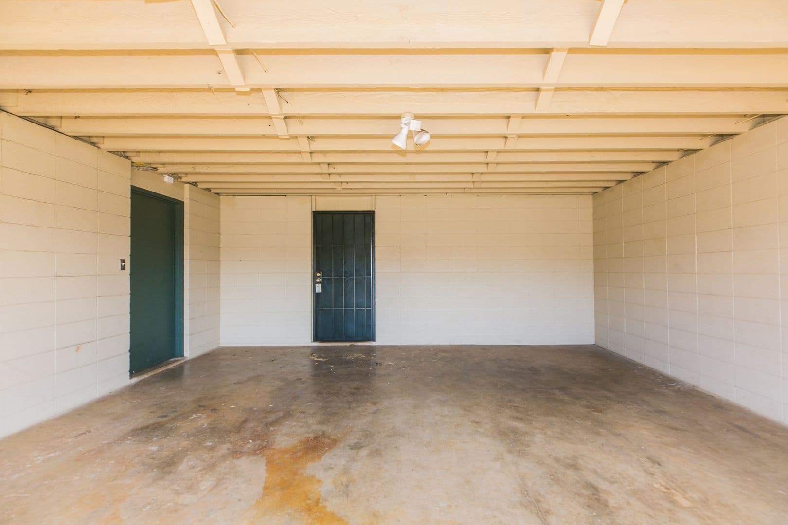 Honolulu Apartment: 1112 4th Ave.