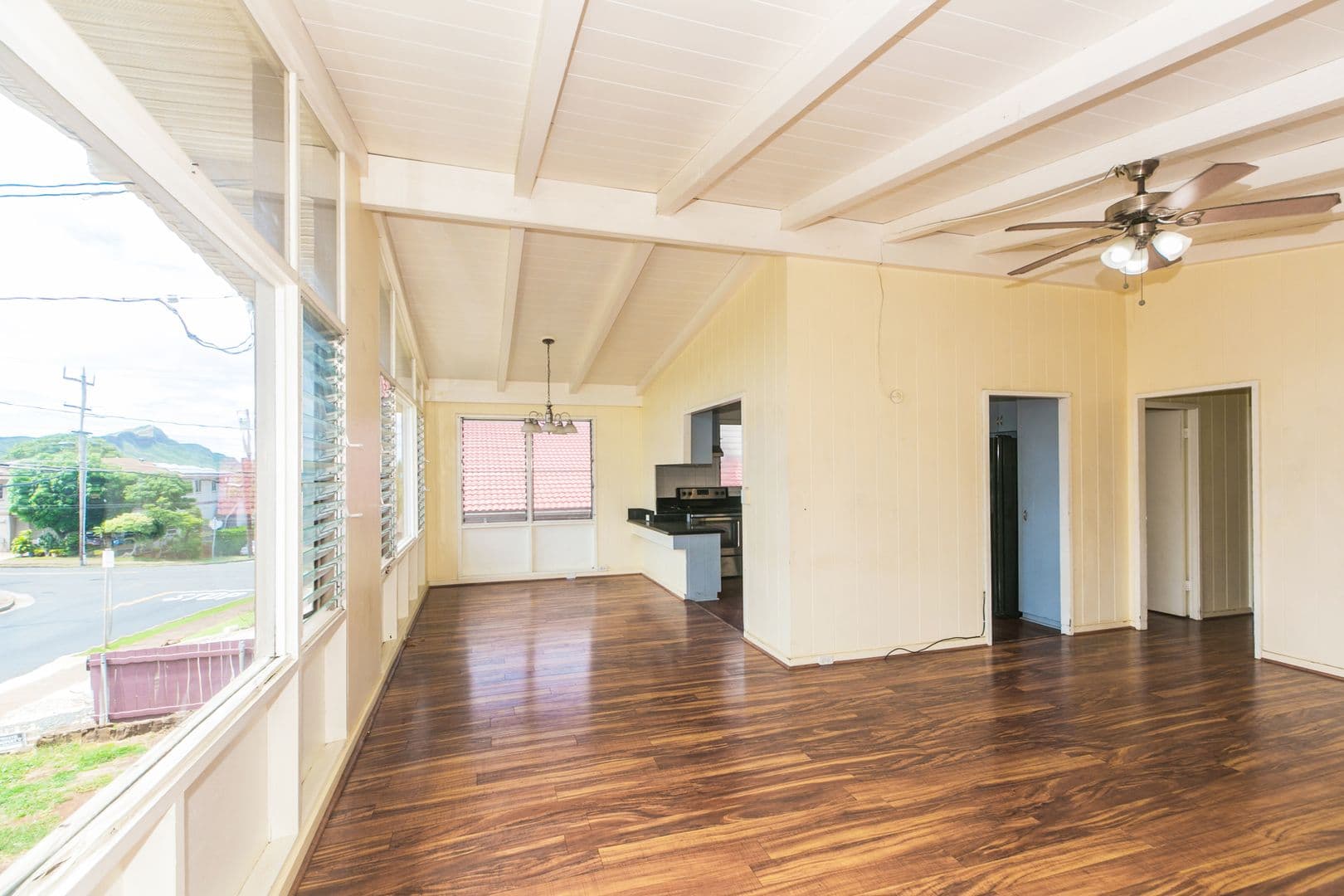 Honolulu Apartment: 1112 4th Ave.