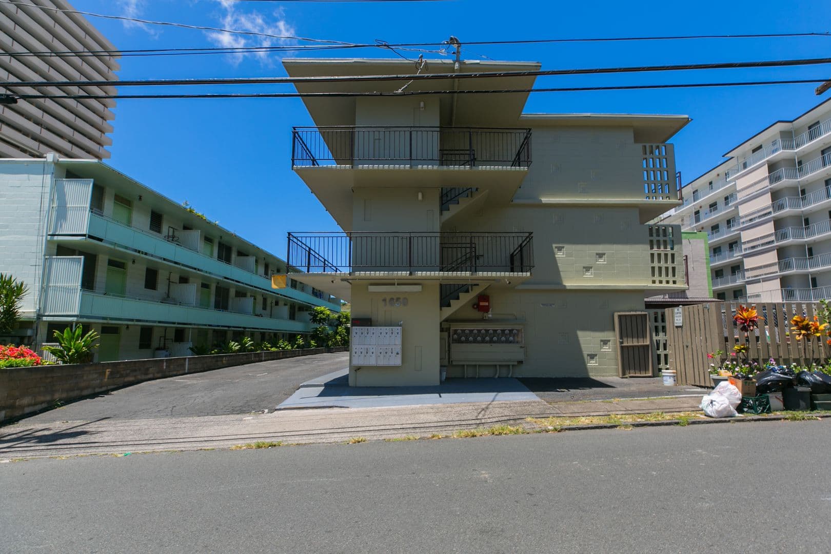 Honolulu Apartment: 1650 Liholiho St.