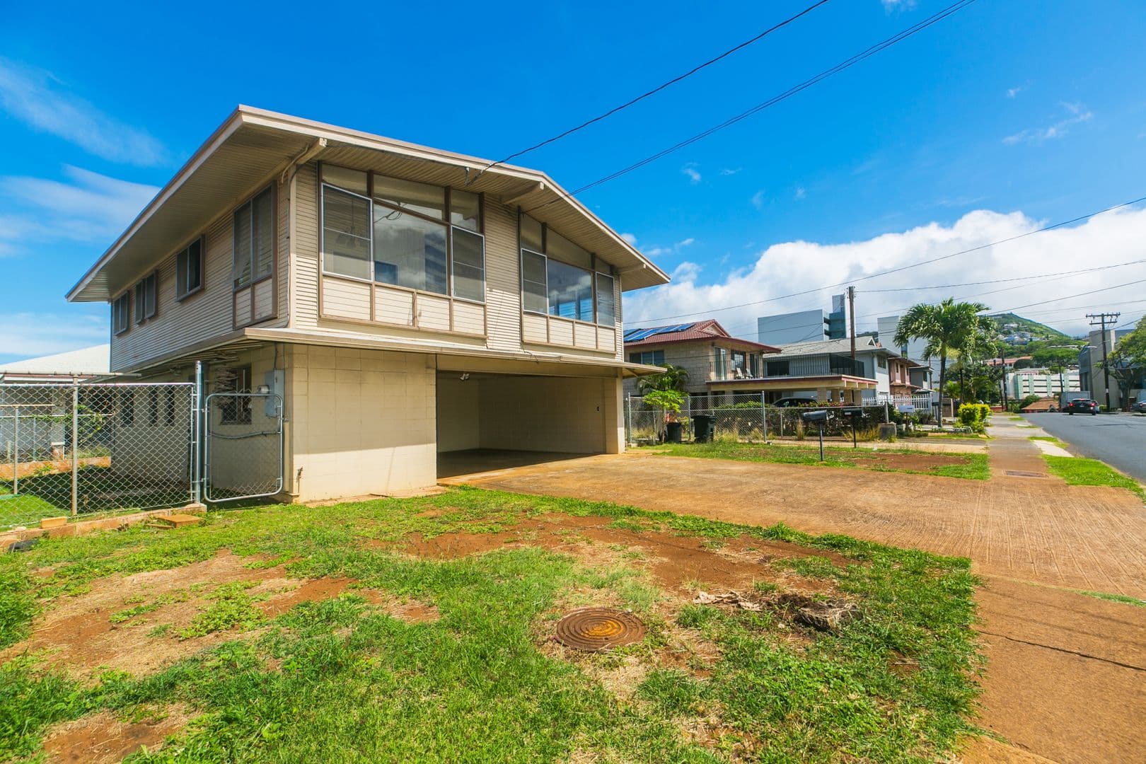 Honolulu Apartment: 1112 4th Ave.