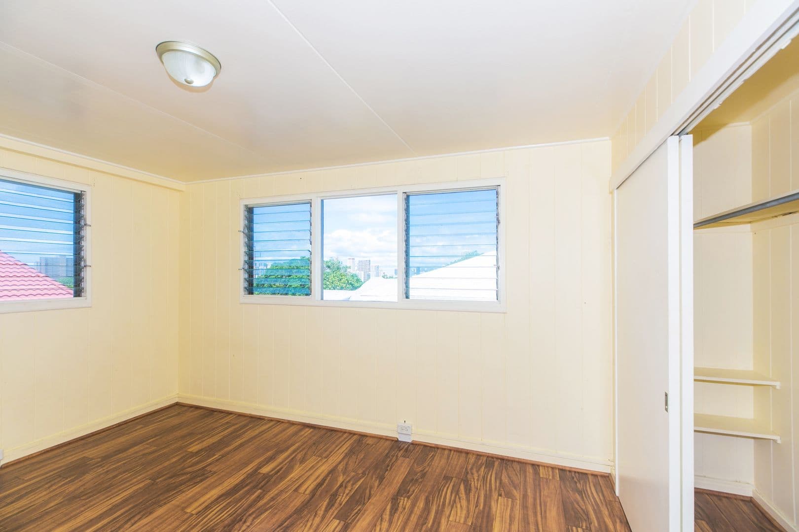 Honolulu Apartment: 1112 4th Ave.