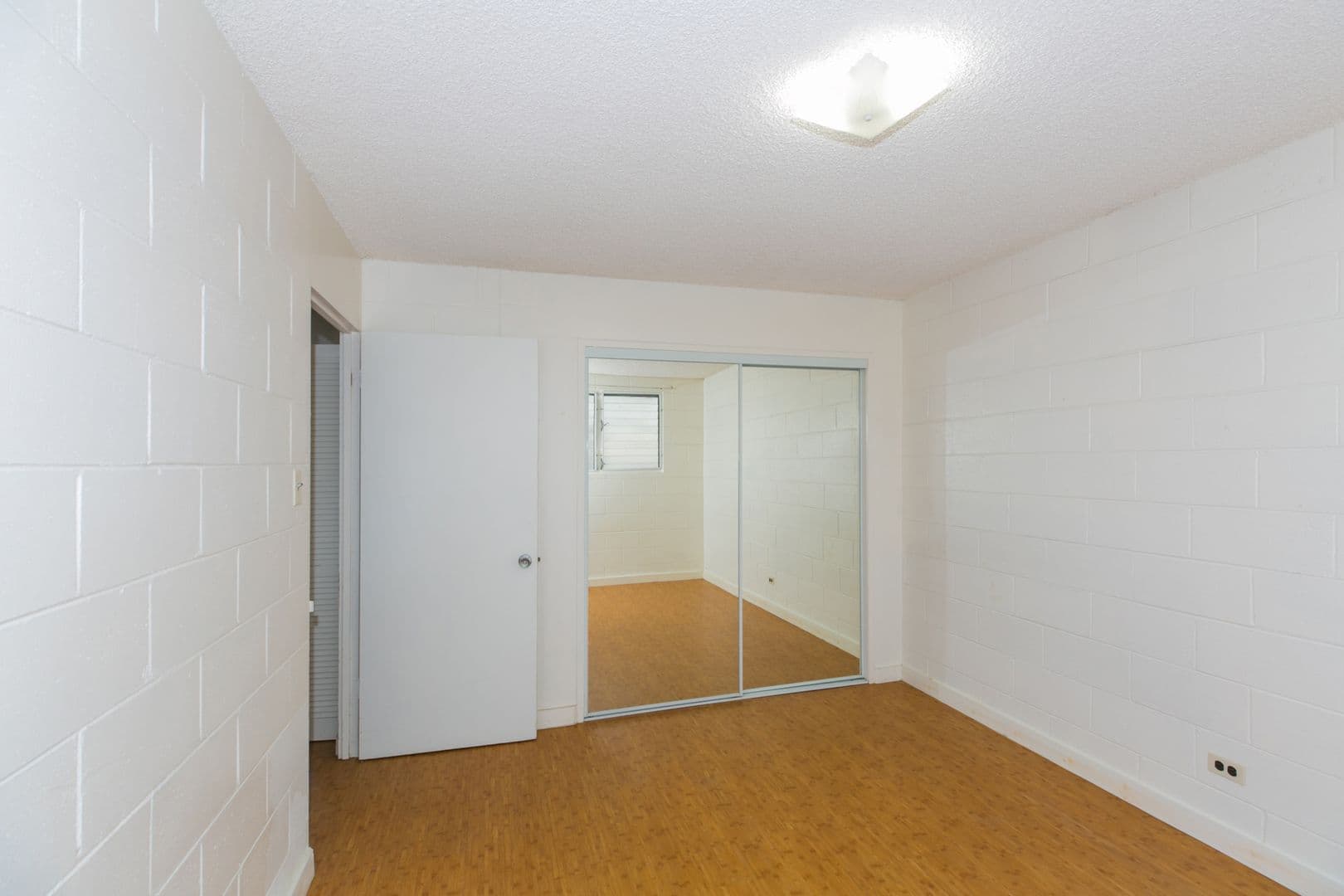 Honolulu Apartment: 1650 Liholiho St.