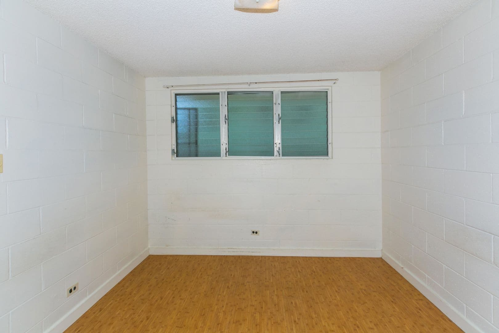 Honolulu Apartment: 1650 Liholiho St.