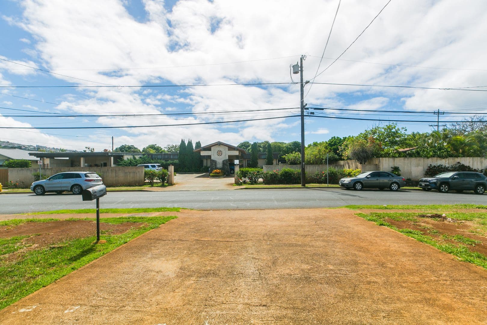 Honolulu Apartment: 1112 4th Ave.