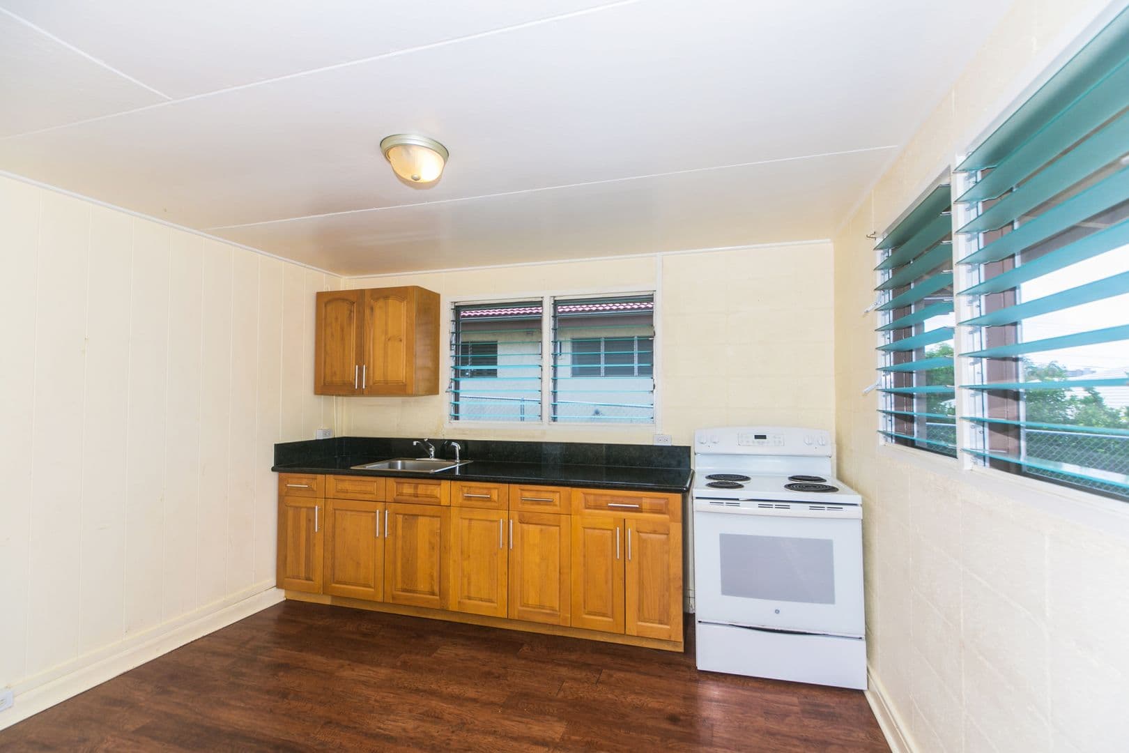 Honolulu Apartment: 1112 4th Ave.