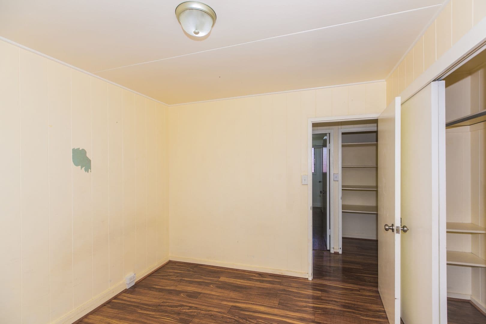 Honolulu Apartment: 1112 4th Ave.