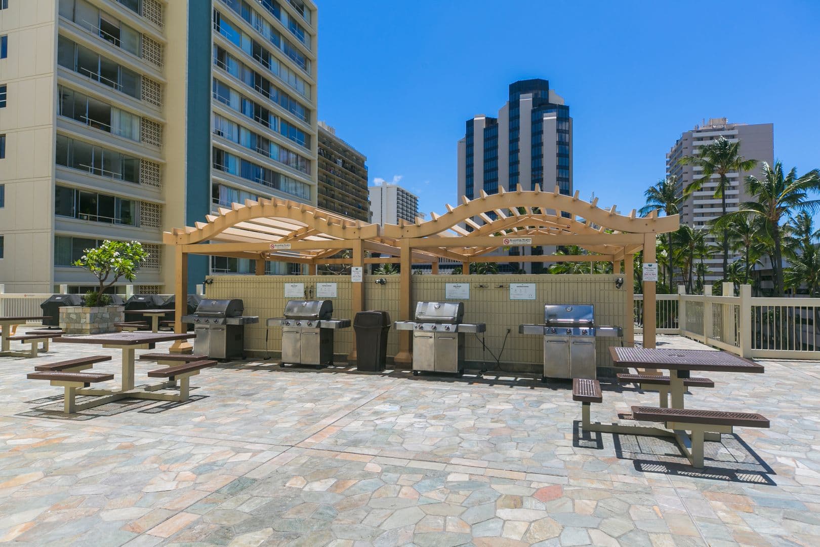 Honolulu Condo: 445 Seaside Ave. #1616