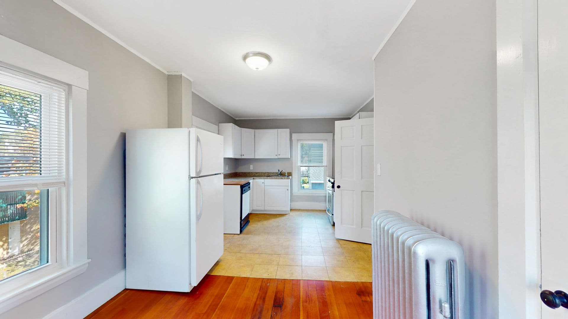 Waltham Apartment: 184 Ash Street