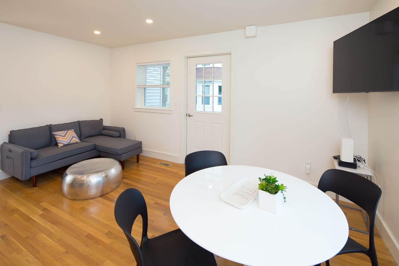 Waltham Apartment: 92 Brown Street
