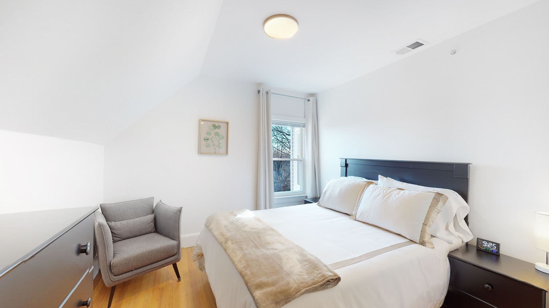 Waltham Apartment: 655 South Street