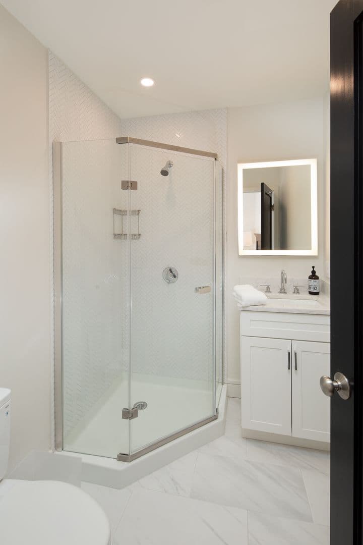 Waltham Apartment: 92 Brown Street