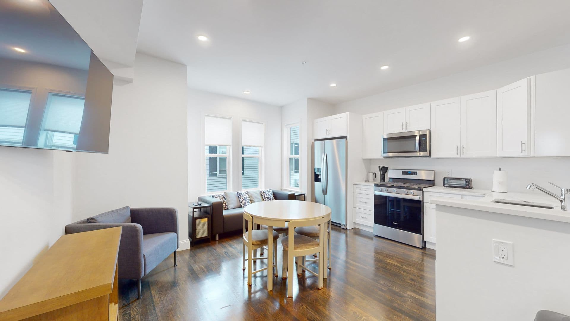 Waltham Apartment: 188 Ash Street