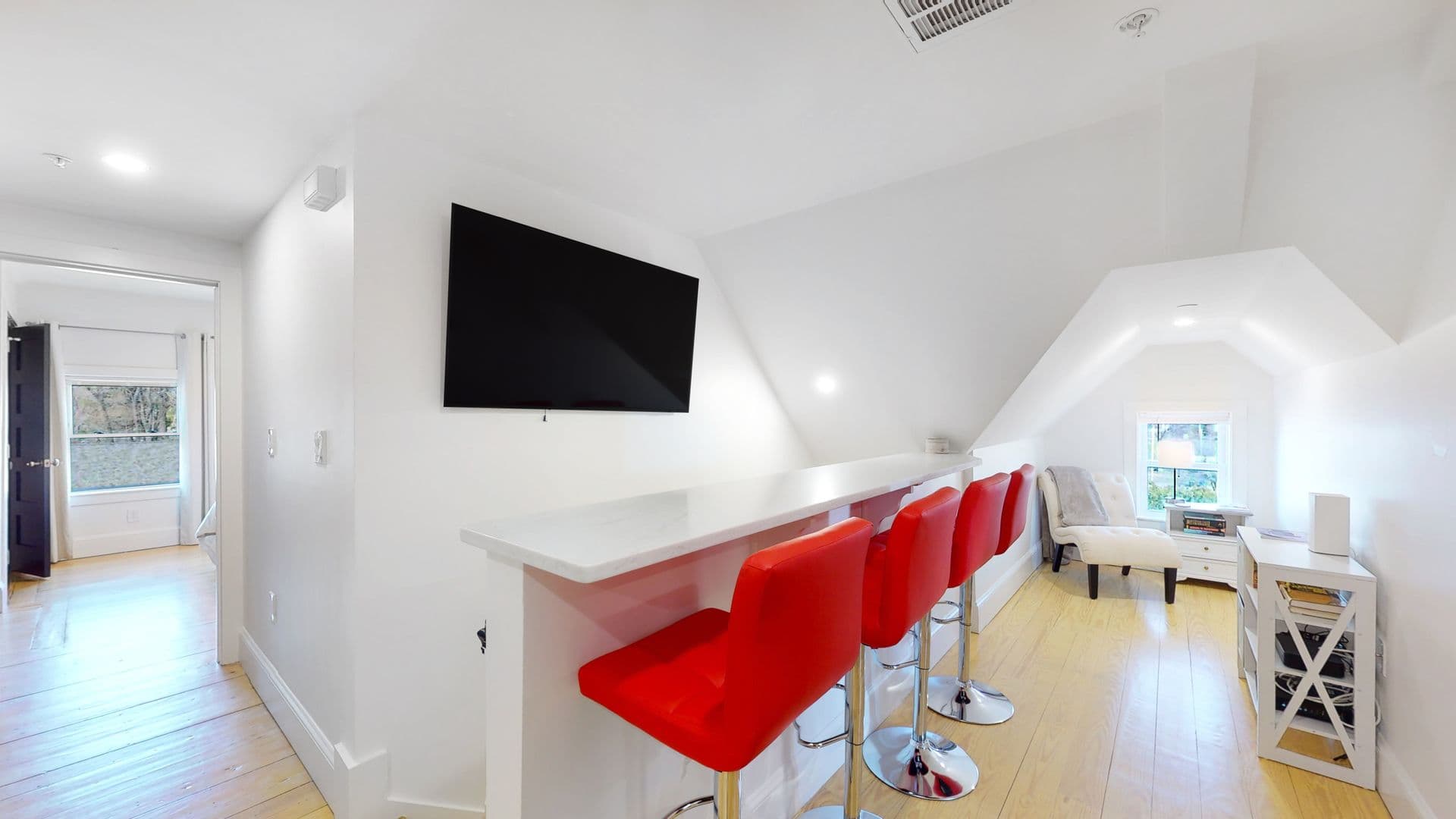 Waltham Apartment: 655 South Street