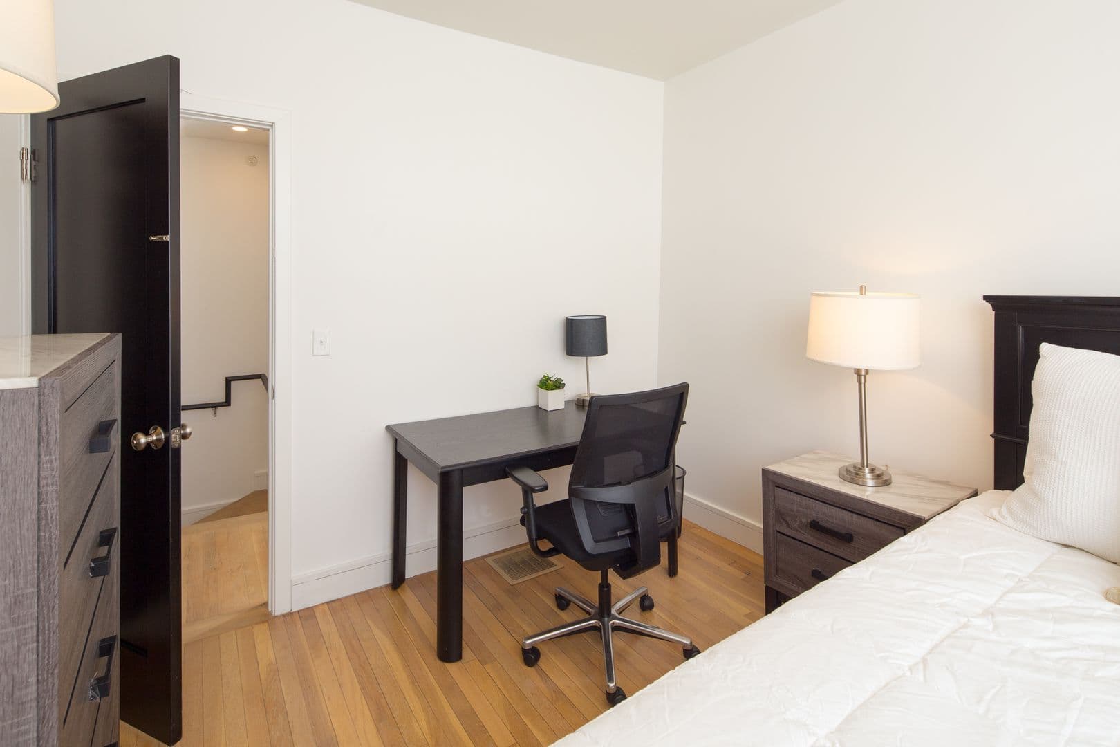 Waltham Apartment: 92 Brown Street