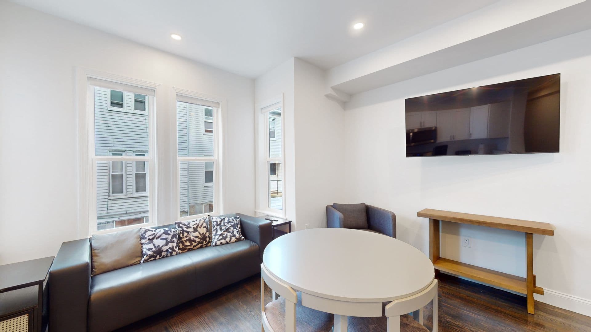 Waltham Apartment: 188 Ash Street