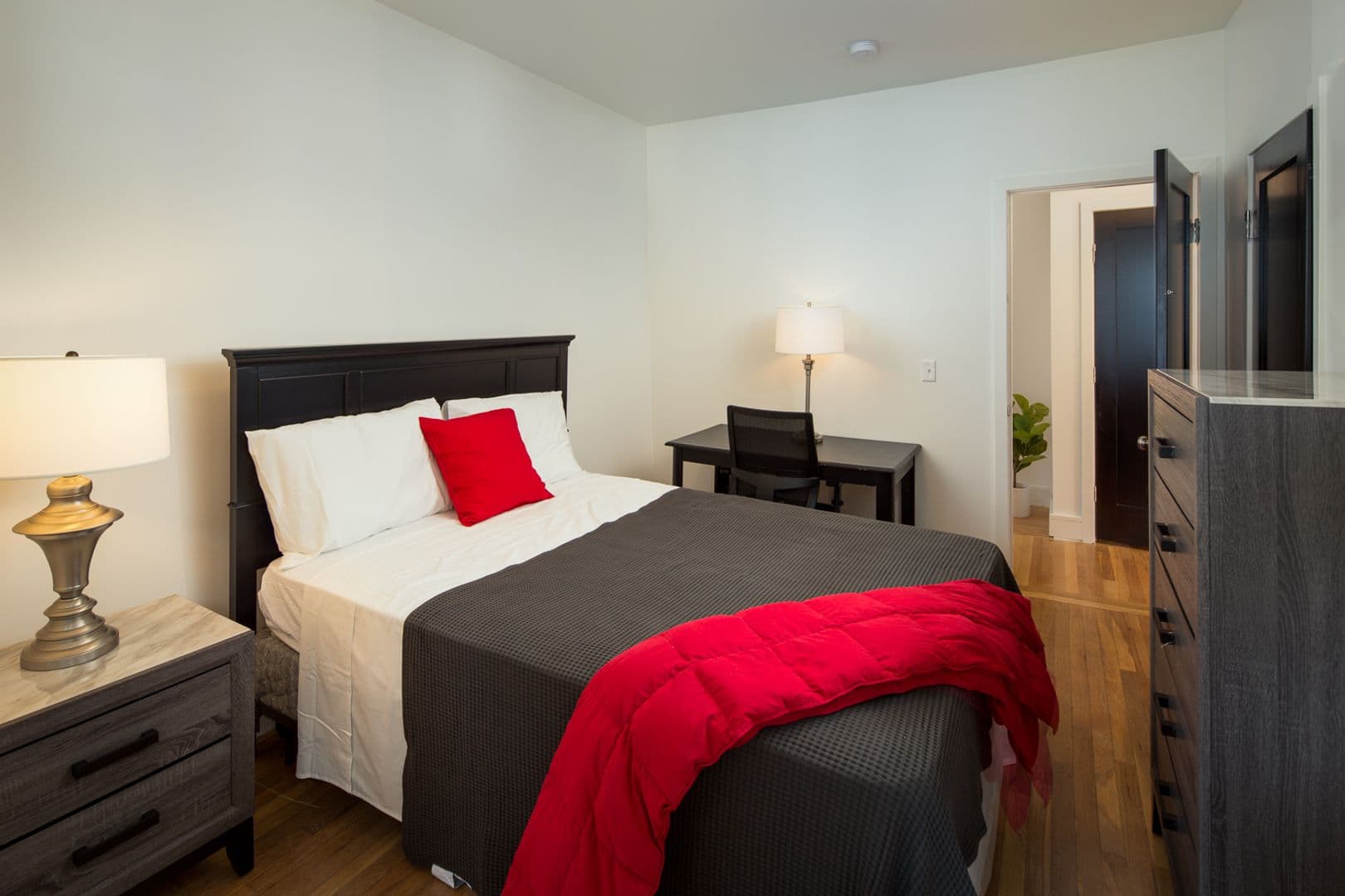 Waltham Apartment: 92 Brown Street