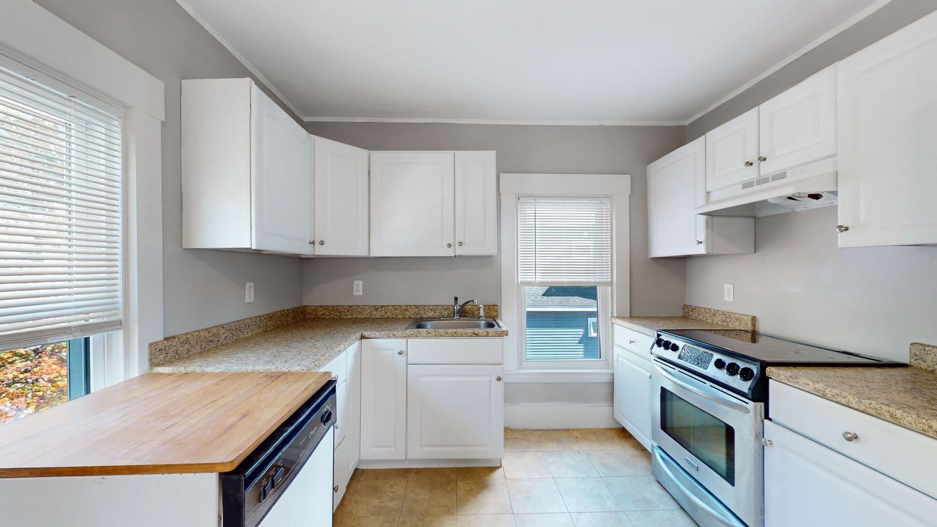 Waltham Apartment: 184 Ash Street