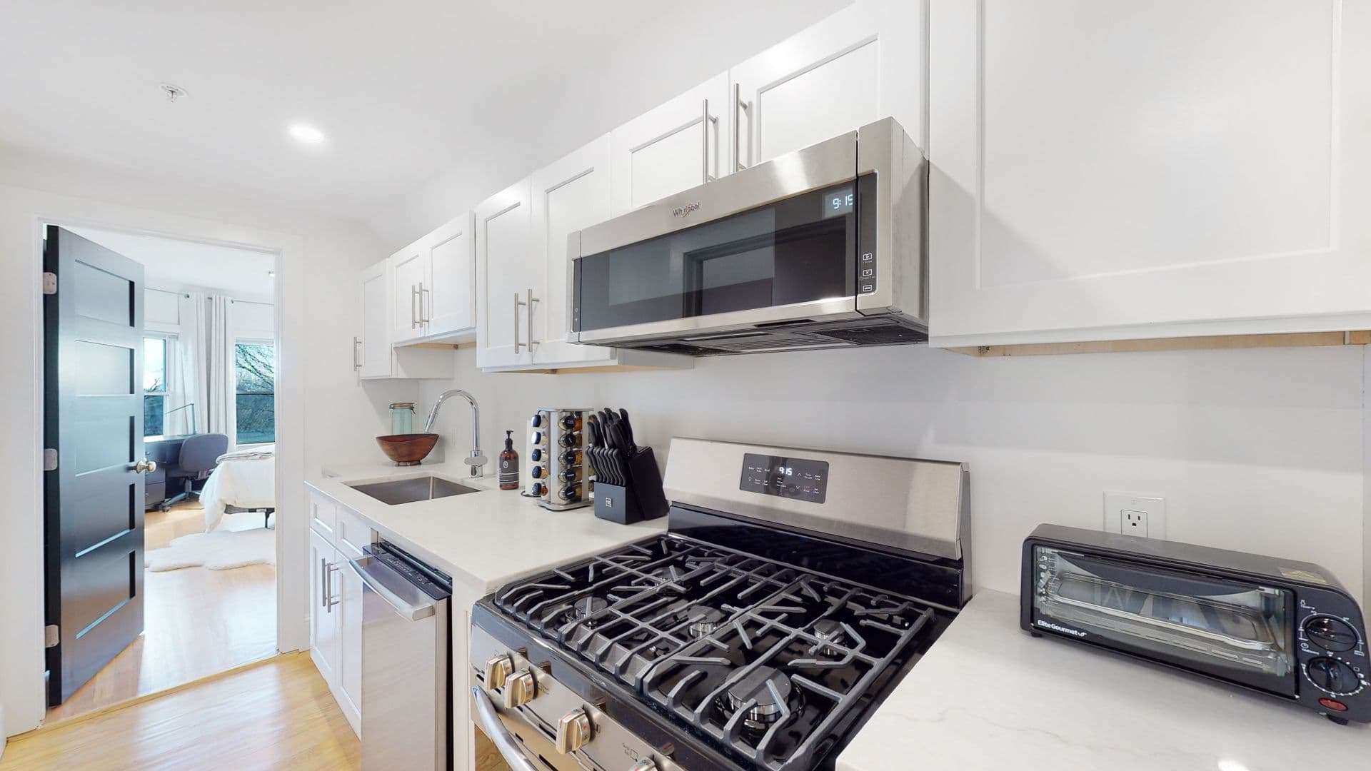 Waltham Apartment: 655 South Street