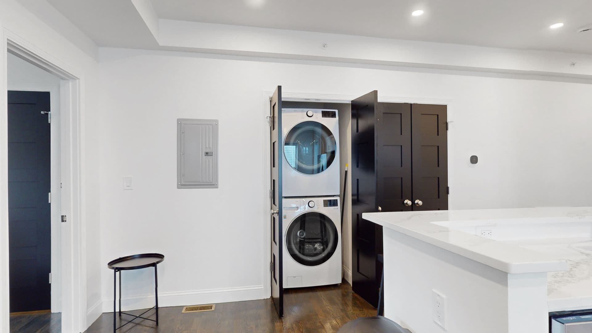 Waltham Apartment: 188 Ash Street