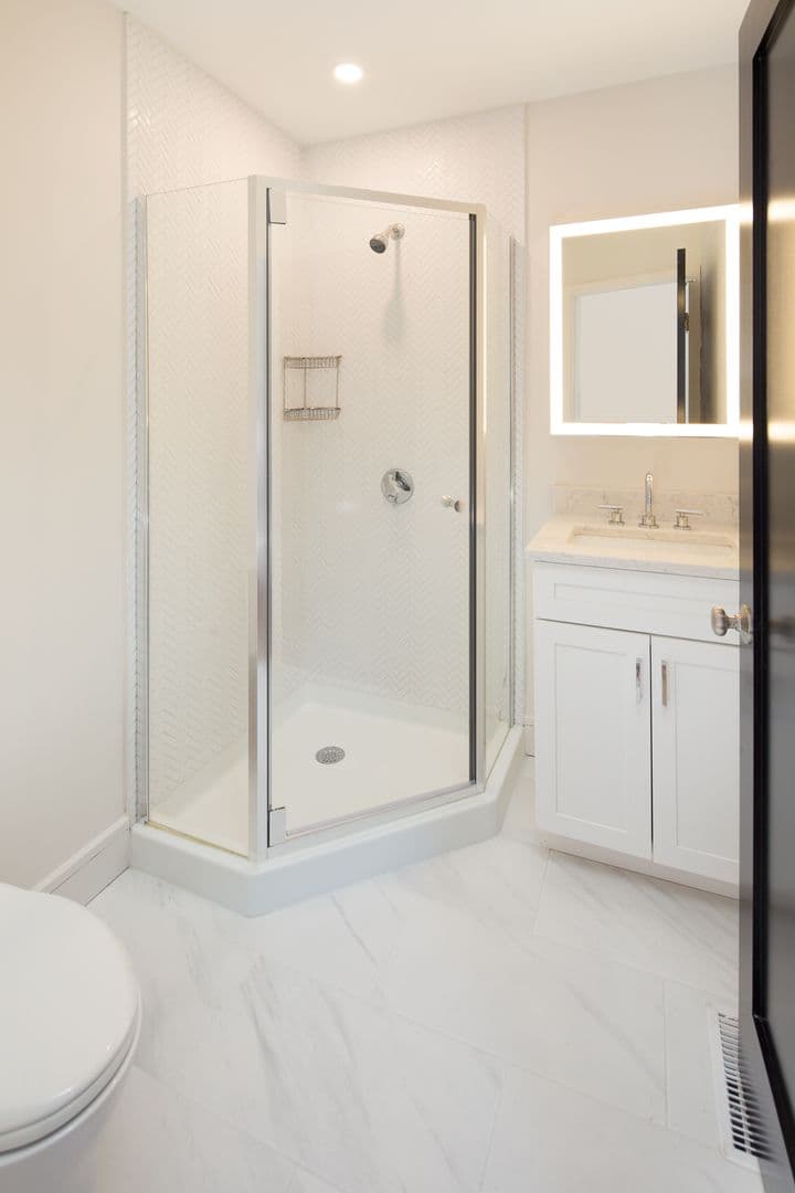 Waltham Apartment: 92 Brown Street