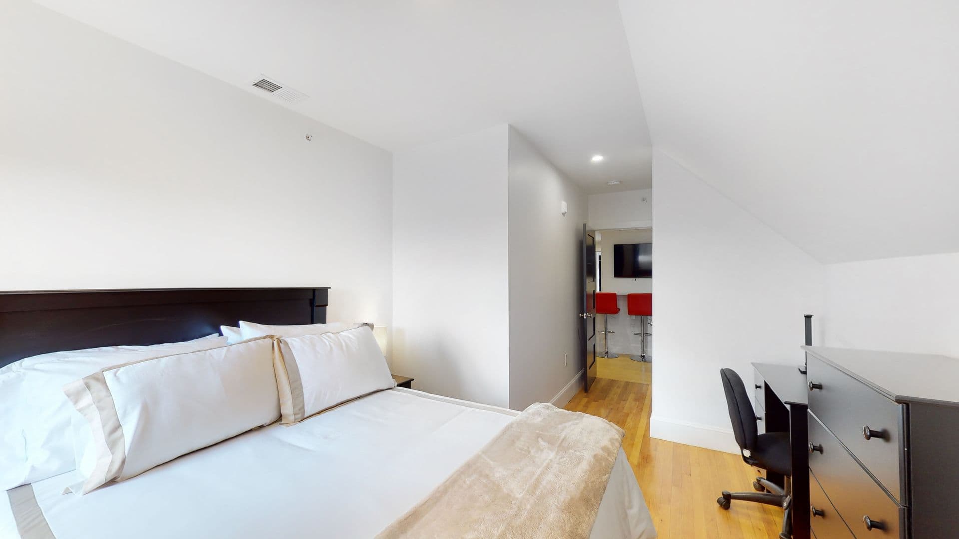 Waltham Apartment: 655 South Street