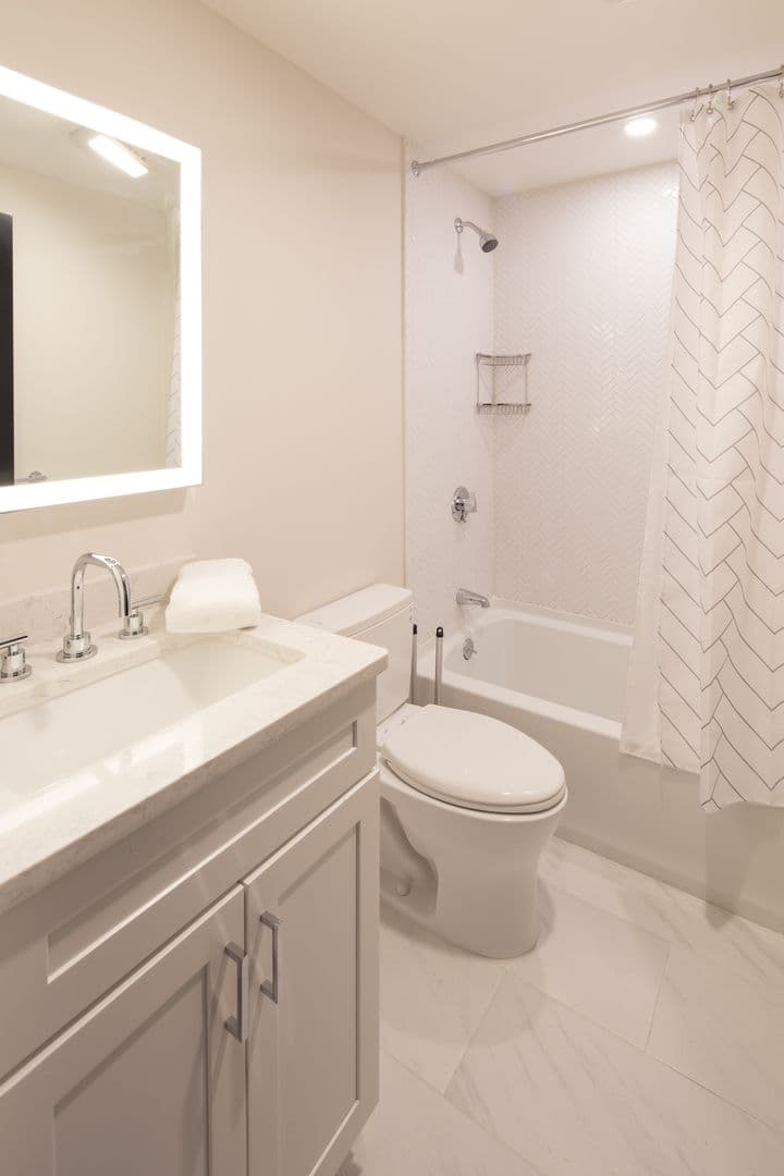 Waltham Apartment: 92 Brown Street