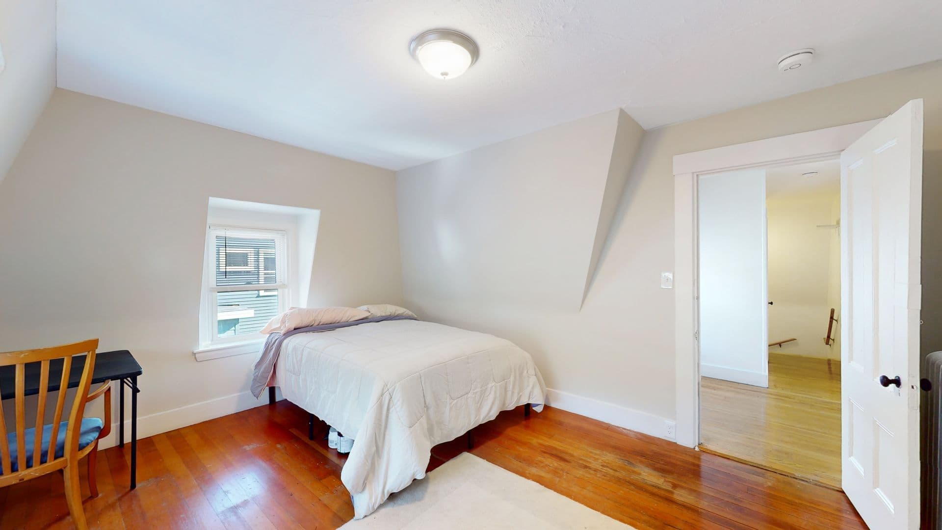 Waltham Apartment: 184 Ash Street