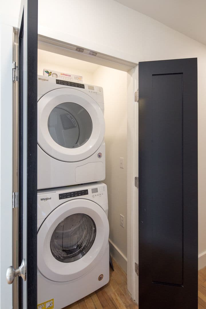 Waltham Apartment: 92 Brown Street