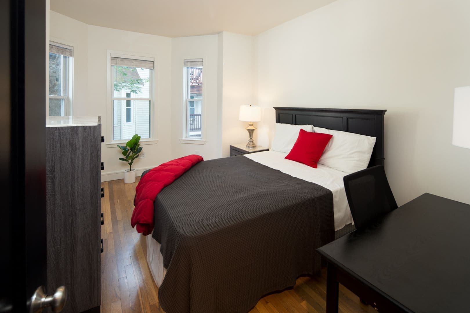 Waltham Apartment: 92 Brown Street