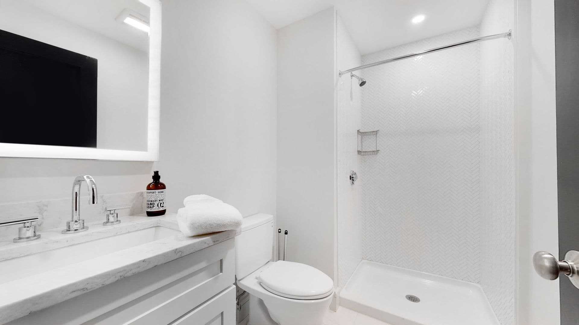 Waltham Apartment: 92 Brown Street