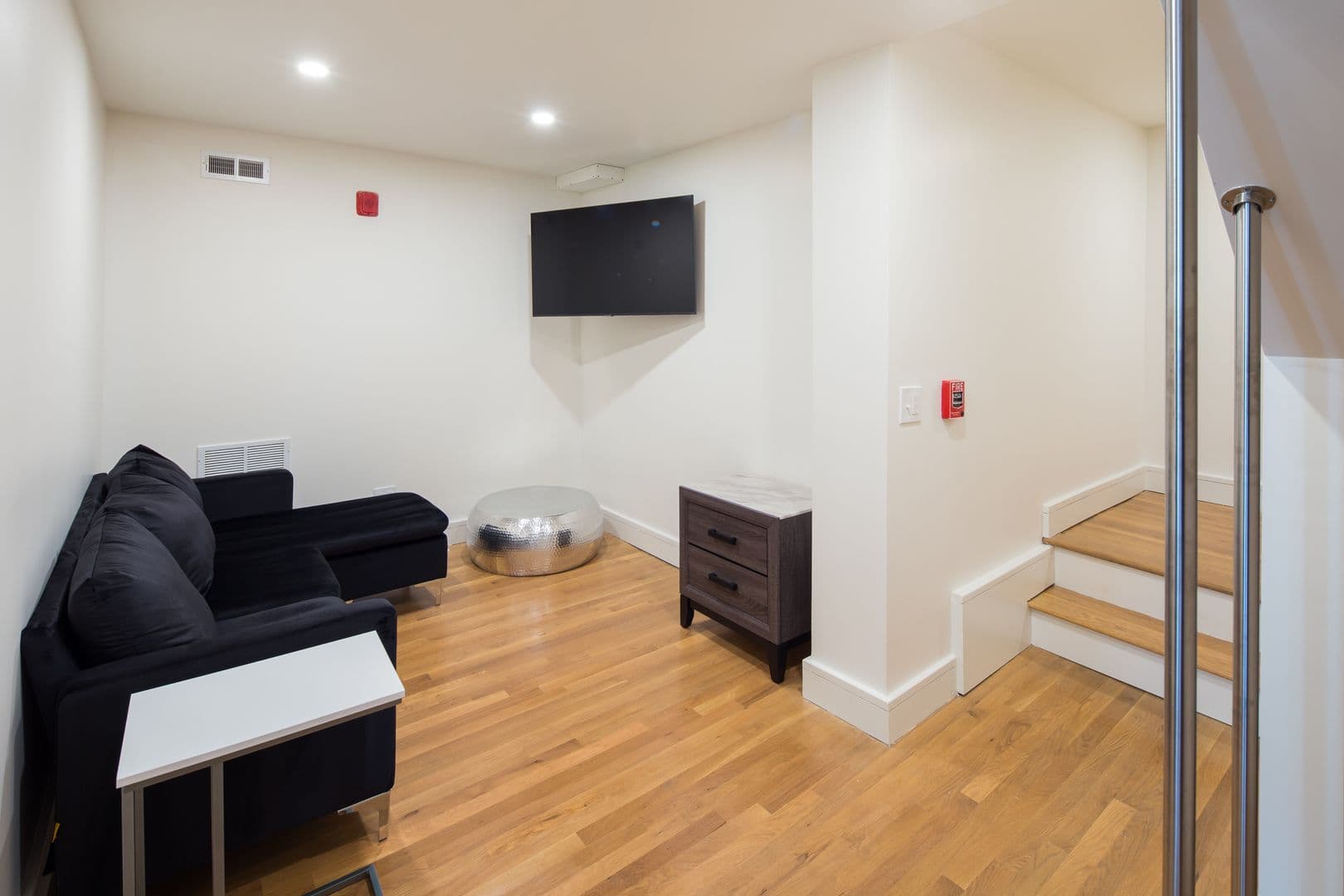 Waltham Apartment: 92 Brown Street