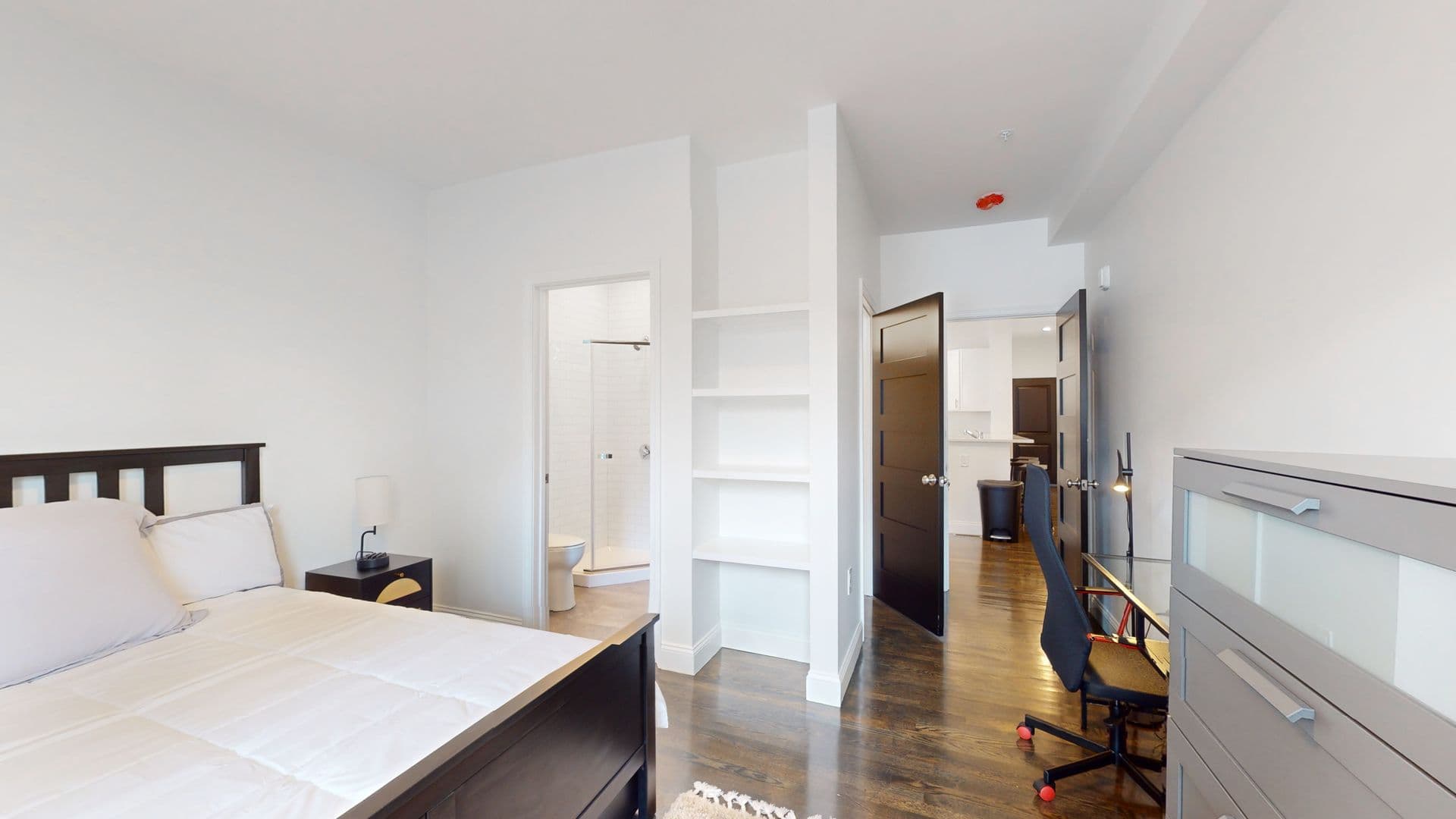 Waltham Apartment: 188 Ash Street
