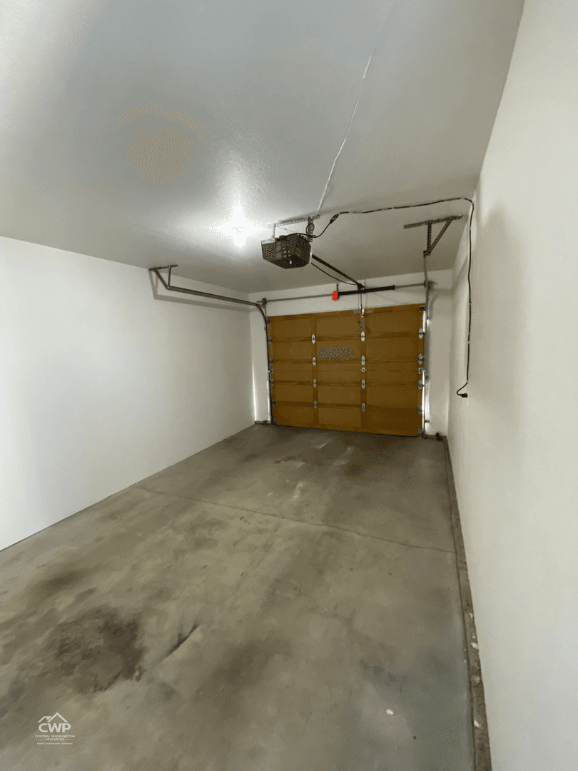 Yakima Apartment: 1400 - 1509 Perry Loop