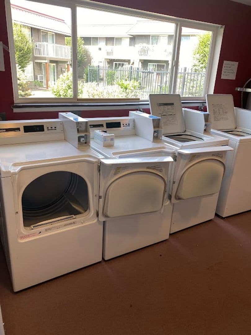 Yakima Apartment: 905 S. 44th Ave