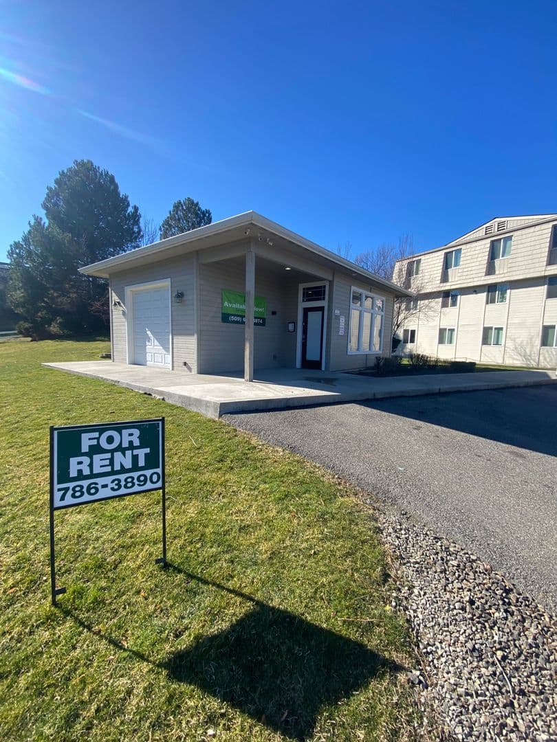 Prosser Apartment: 229 Canyon Drive