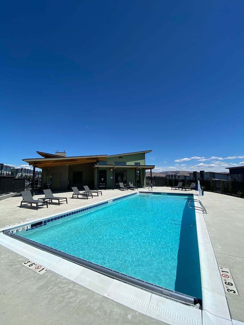 Selah Apartment: 200 Canyon Parkway