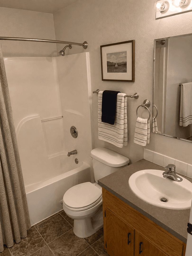 Prosser Apartment: 606 Eastgate Drive