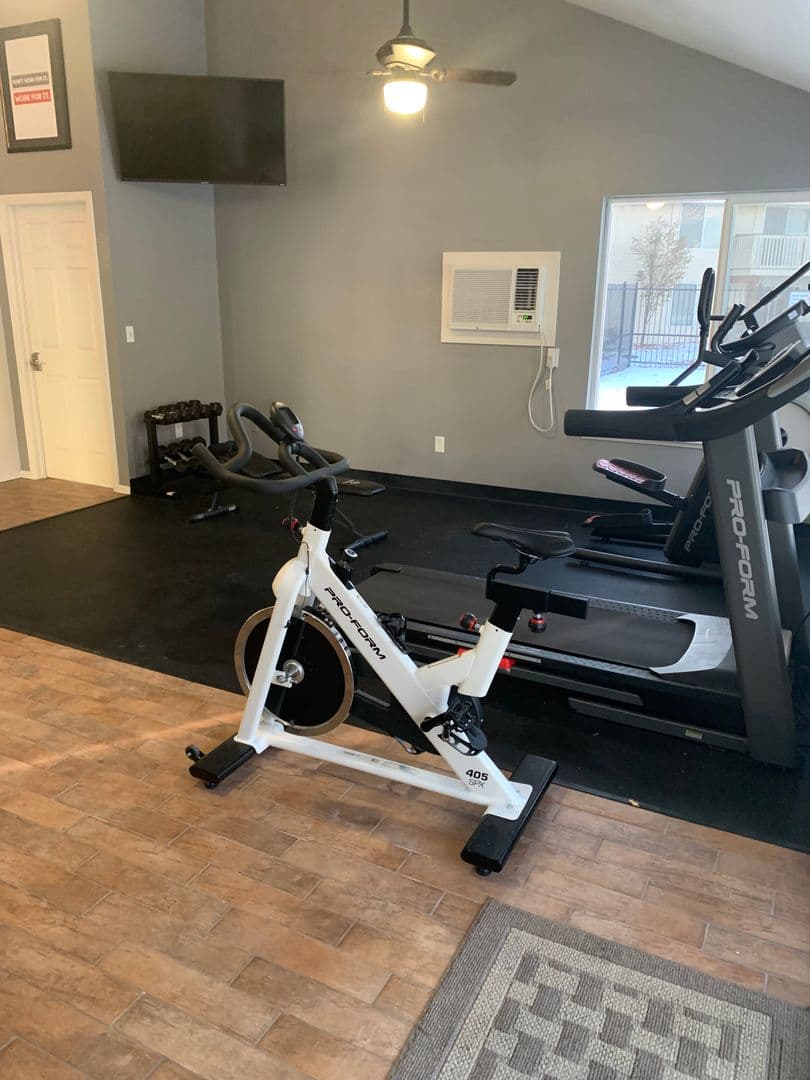 Yakima Apartment: 905 S. 44th Ave