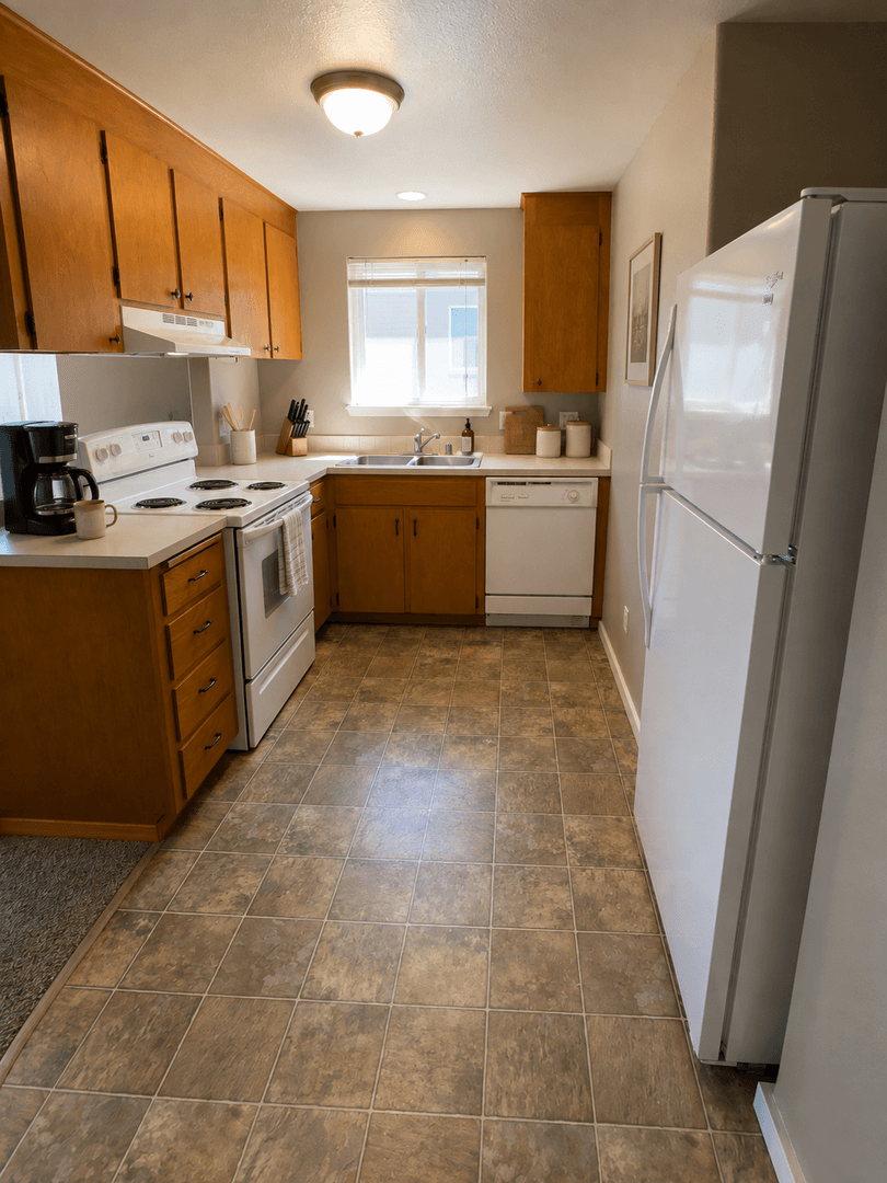 Prosser Apartment: 606 Eastgate Drive