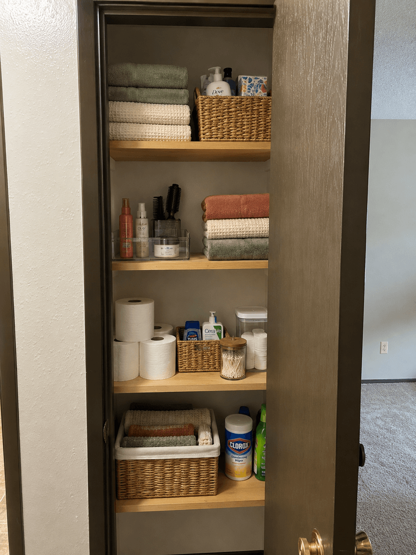 Selah Apartment: 201 Jim Clements Way