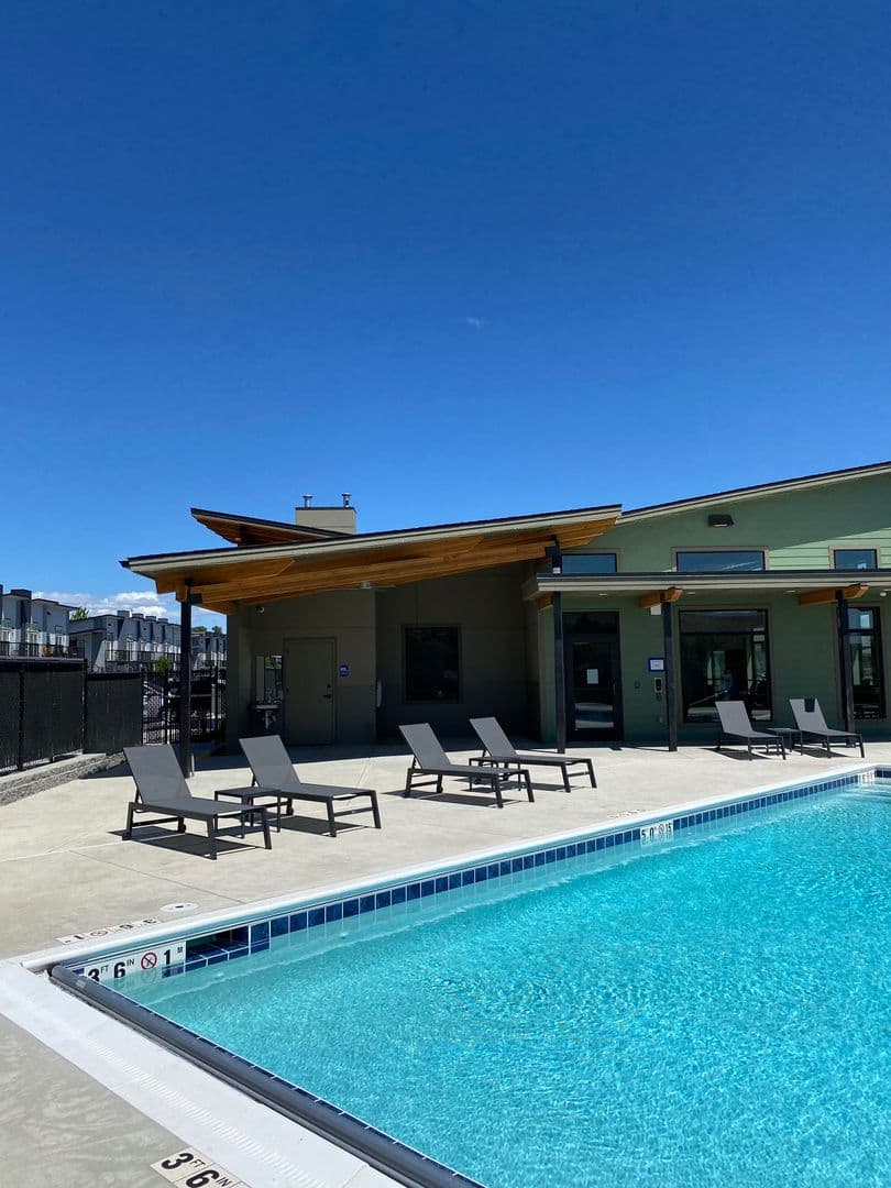 Selah Apartment: 200 Canyon Parkway