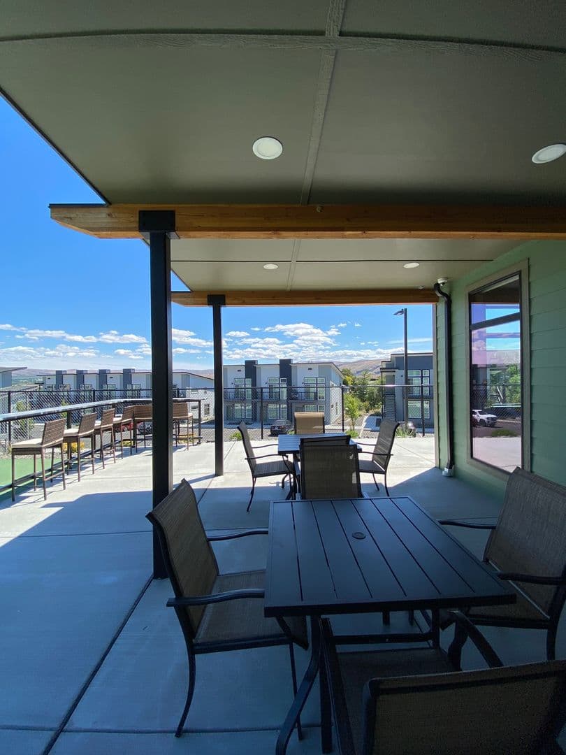 Selah Townhome: 200 Canyon Parkway - D10