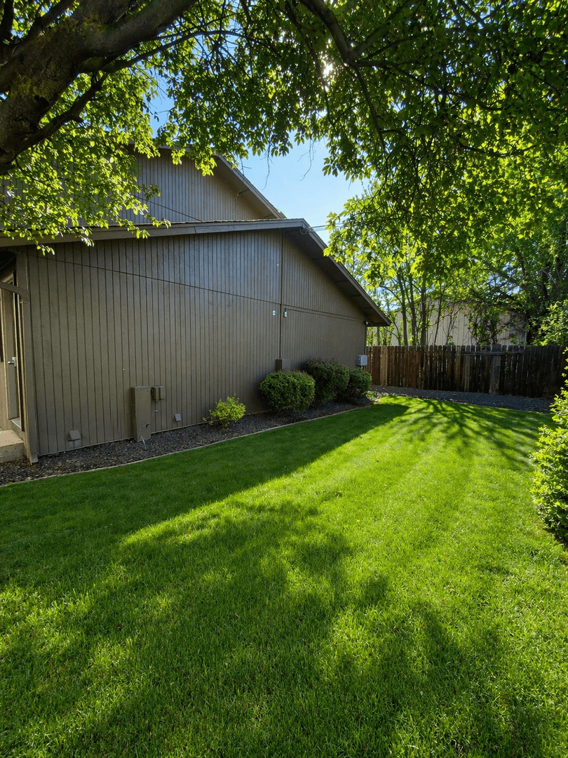 Yakima Apartment: 1206 S. 15th Ave.