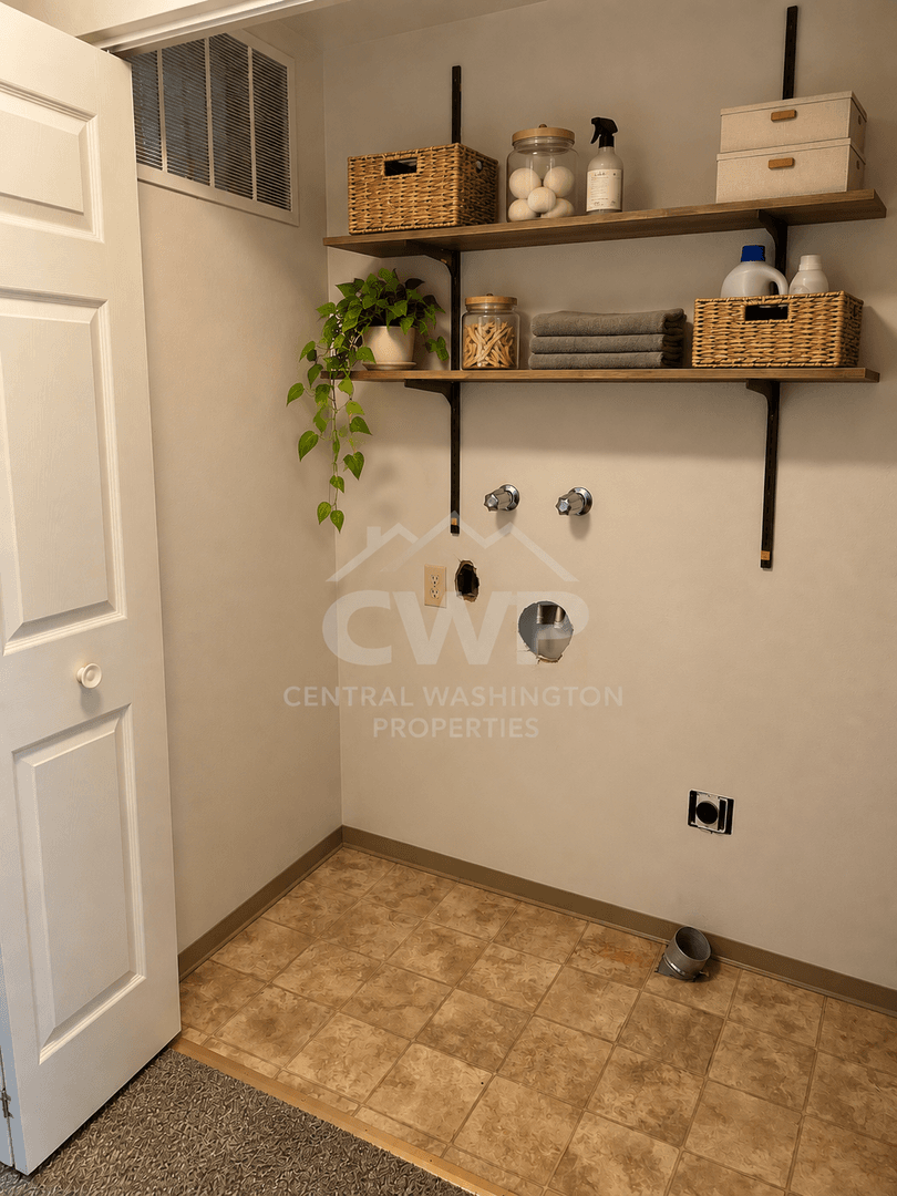 Yakima Apartment: 418 S. 61st Ave.