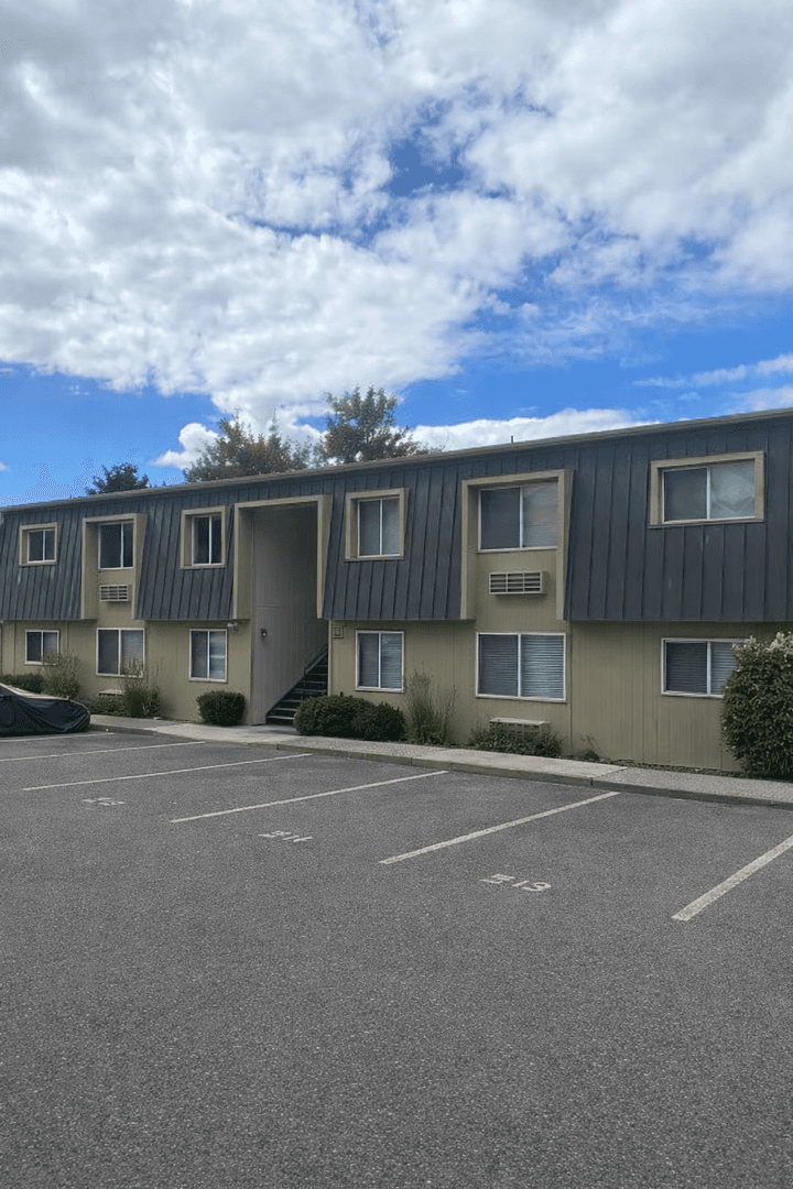 Prosser Apartment: 229 Canyon Drive
