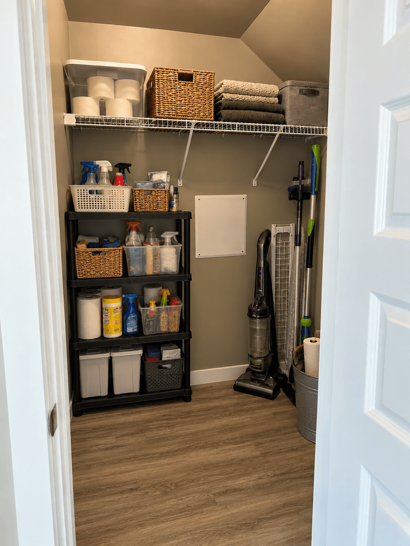 Selah Apartment: 200 Canyon Parkway