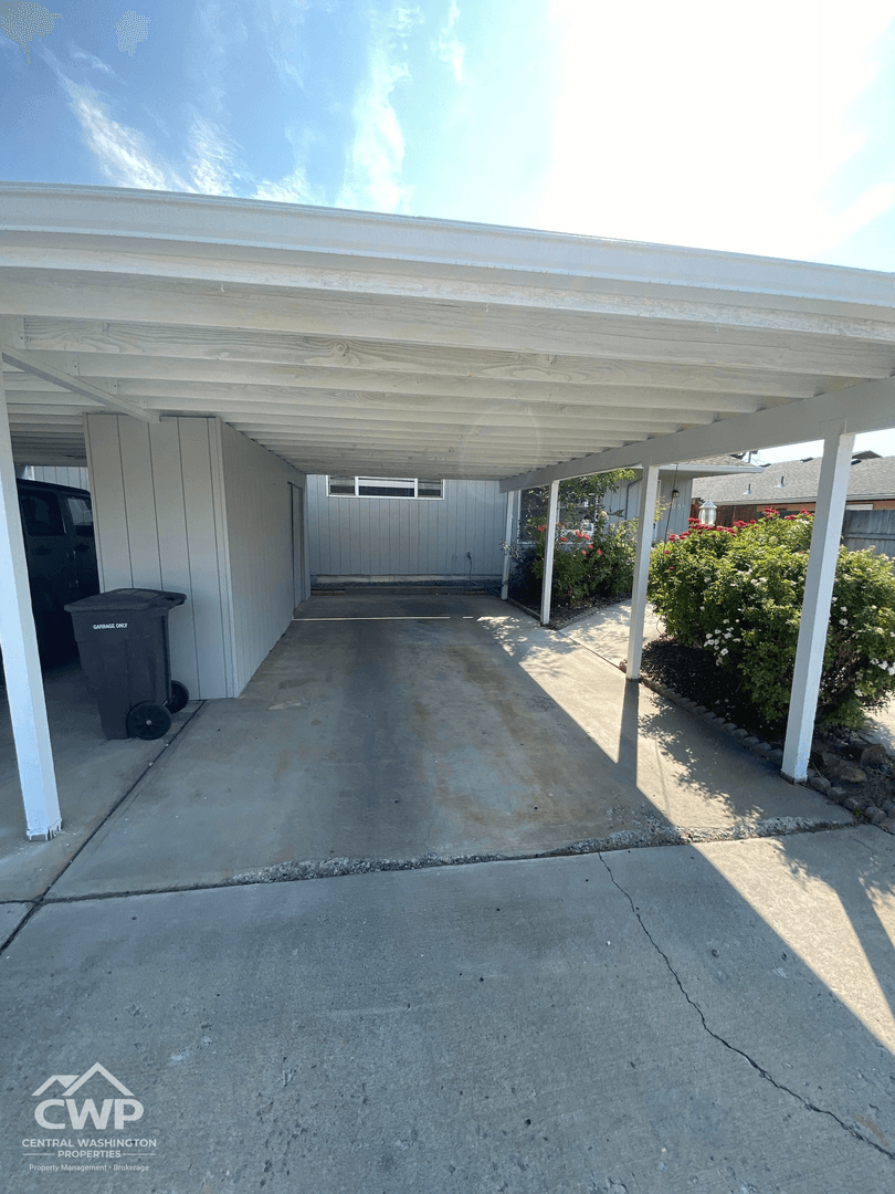 Yakima Apartment: 705 S. 45th Ave.