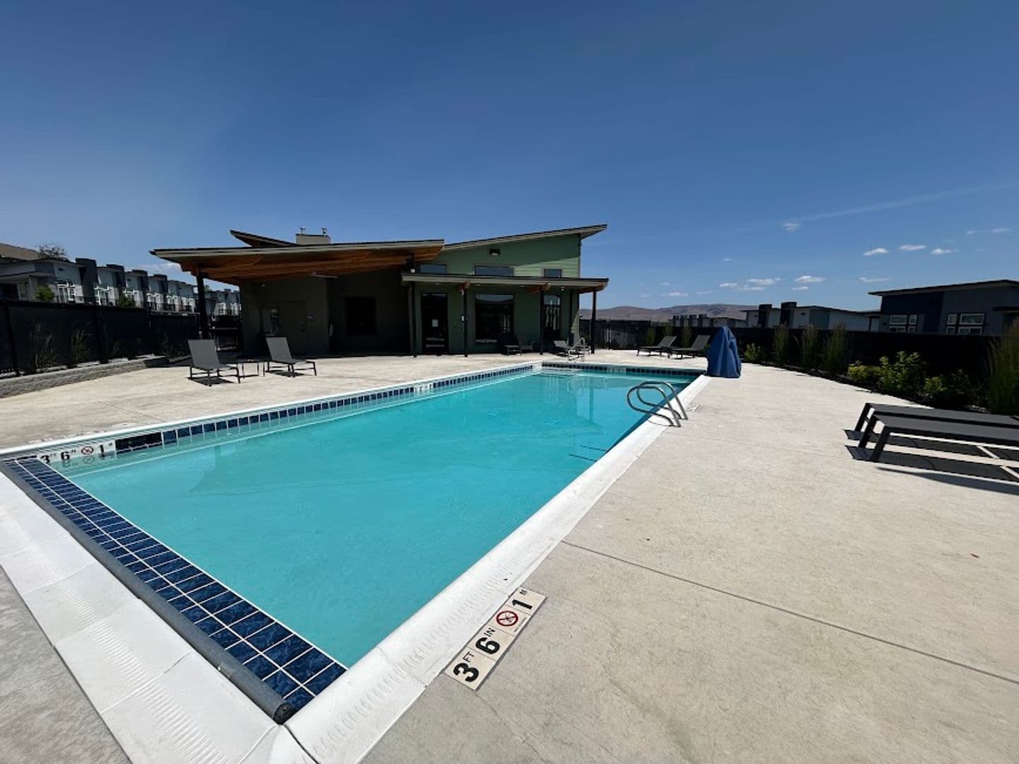 Selah Apartment: 200 Canyon Parkway